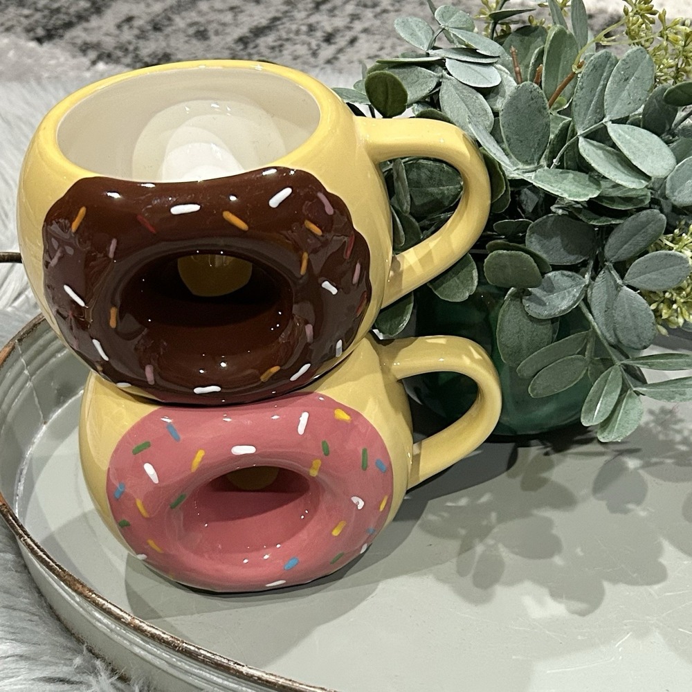 TAG Donut Shaped Coffee‎ Mugs Lot of 2-Chocolate/Pink Sprinkles Stacking Mugs